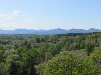 view of estate & mountains