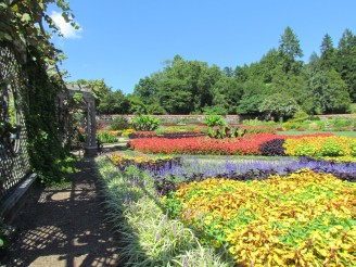 walled garden left side